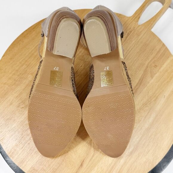 L’Artiste Spring Step Pauletta Laser Tooled Leather Boho Shoes Taupe Grey 37 - Picture 9 of 13
